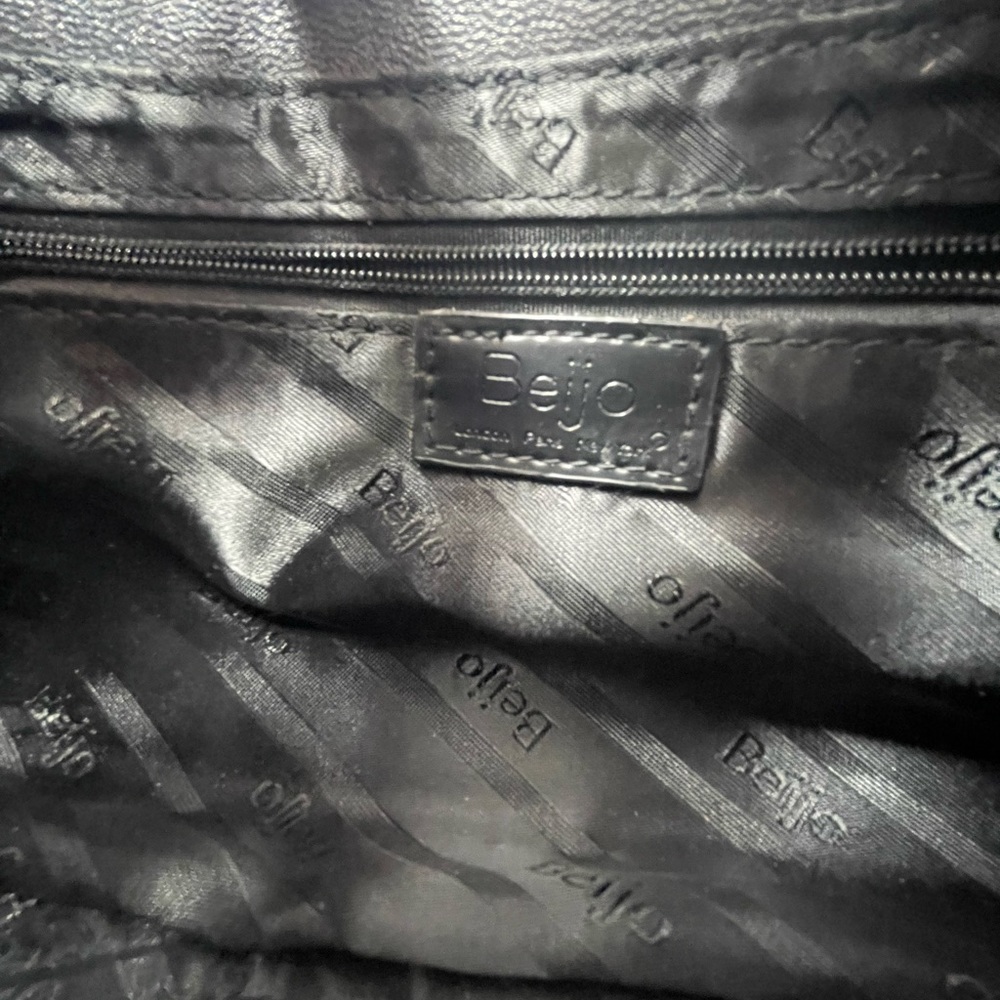 BEIJO: London, Paris, New York: Classic Green, Patent-Leather Handbag - Picture 6 of 10